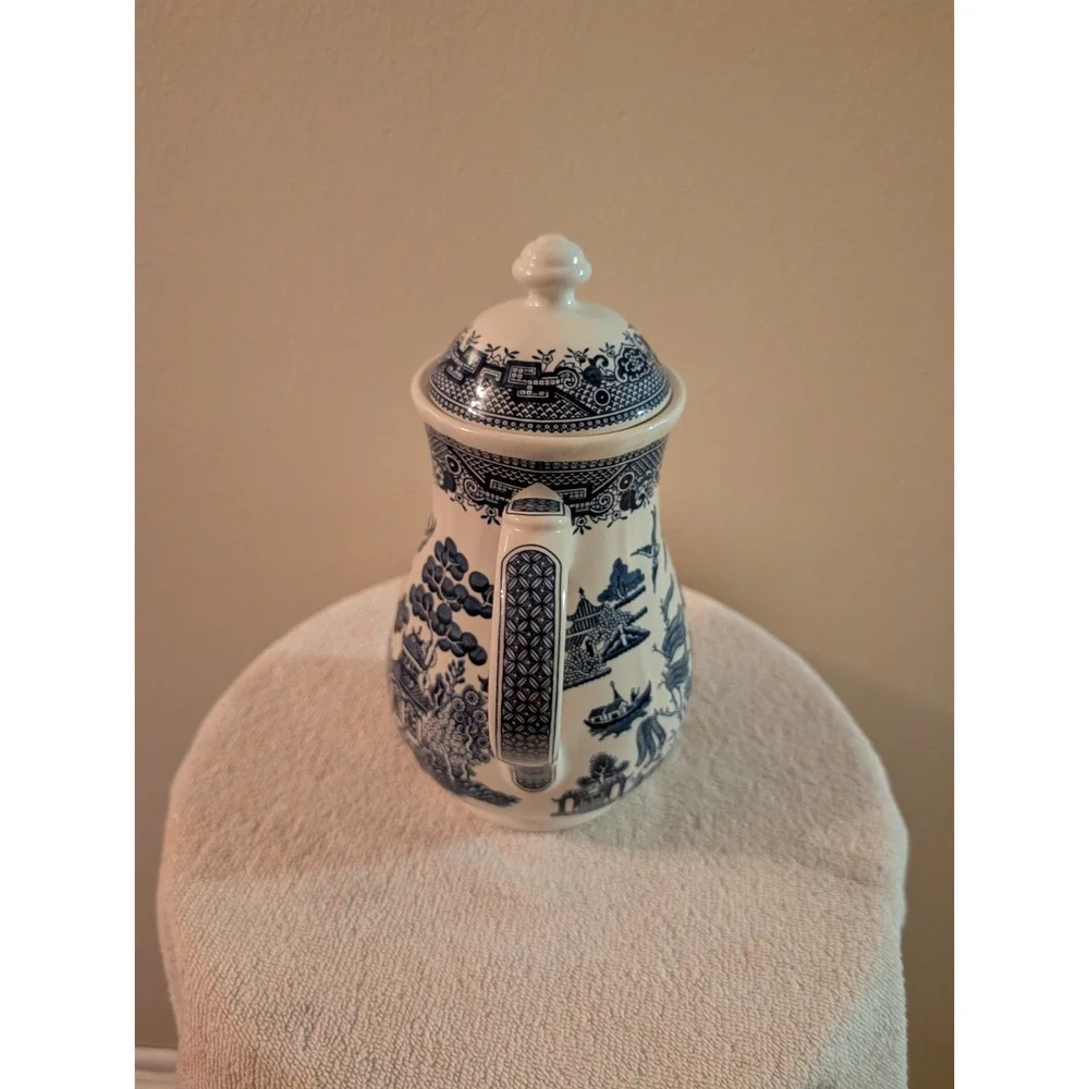 Vintage Churchill Blue & White Willow pattern Coffee Pot (B)